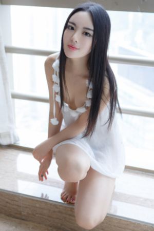 饭桌上故意张开腿让公在线看