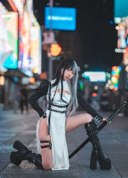 年轻丰满的继牳8