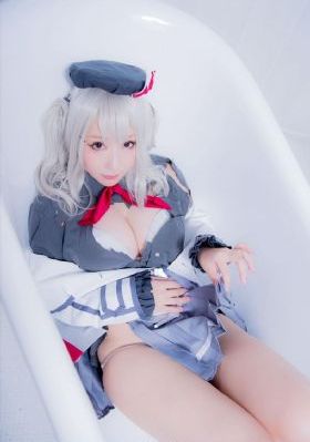 解开班长的裙子猛烈进入